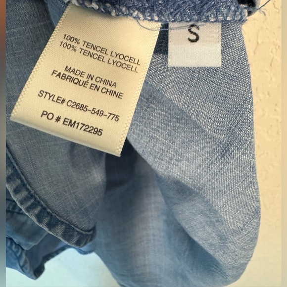 Anthropologie Cloth & Stone Joanie Chambray Denim Buttondown Womens Size Small - Picture 6 of 9